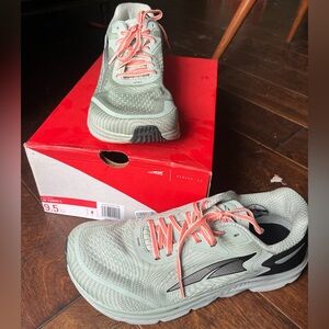 Women’s Altra Torin 5